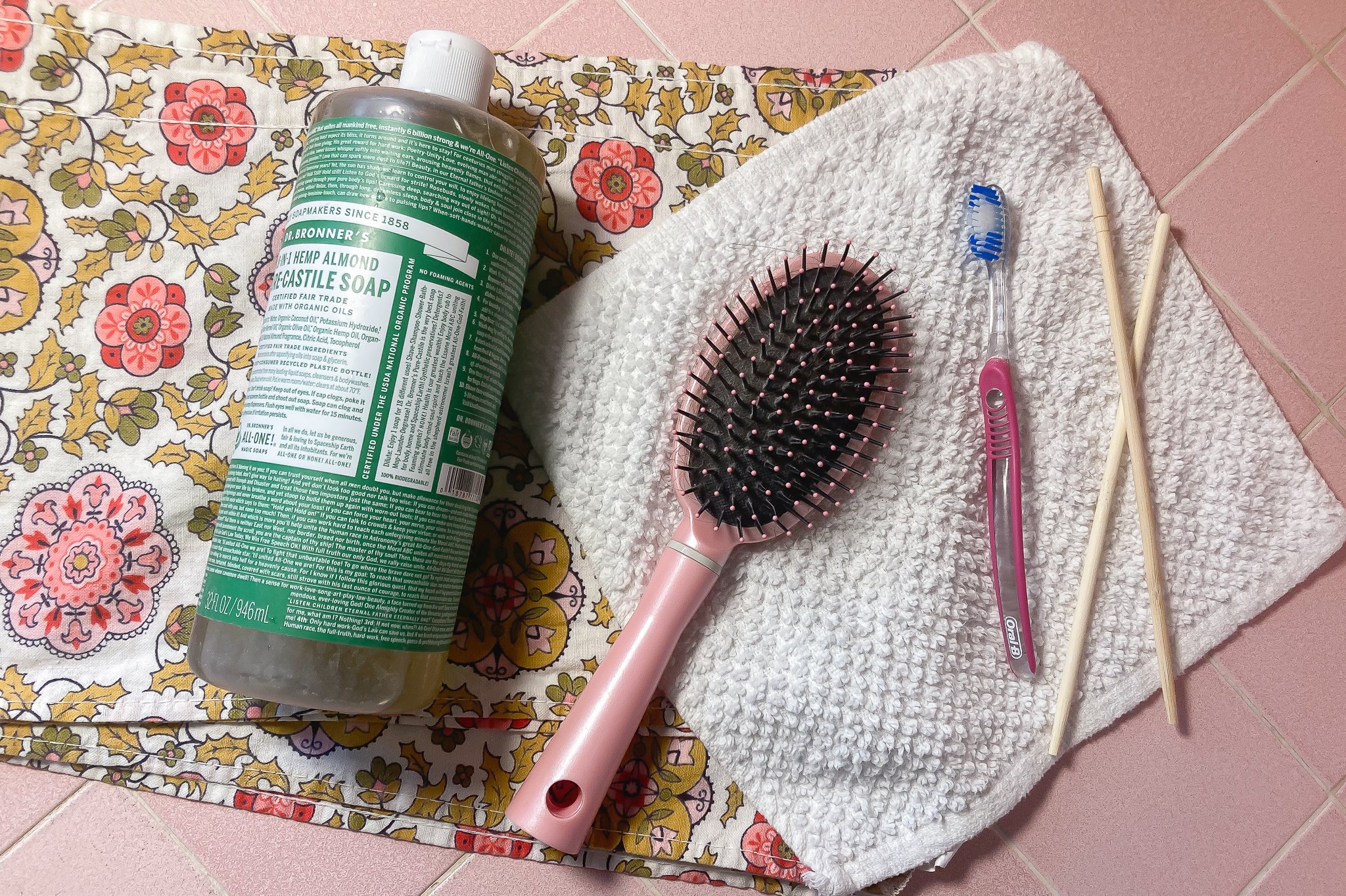 Smart Ways to Wash Hair Brushes for a Better Salon Experience in 2025