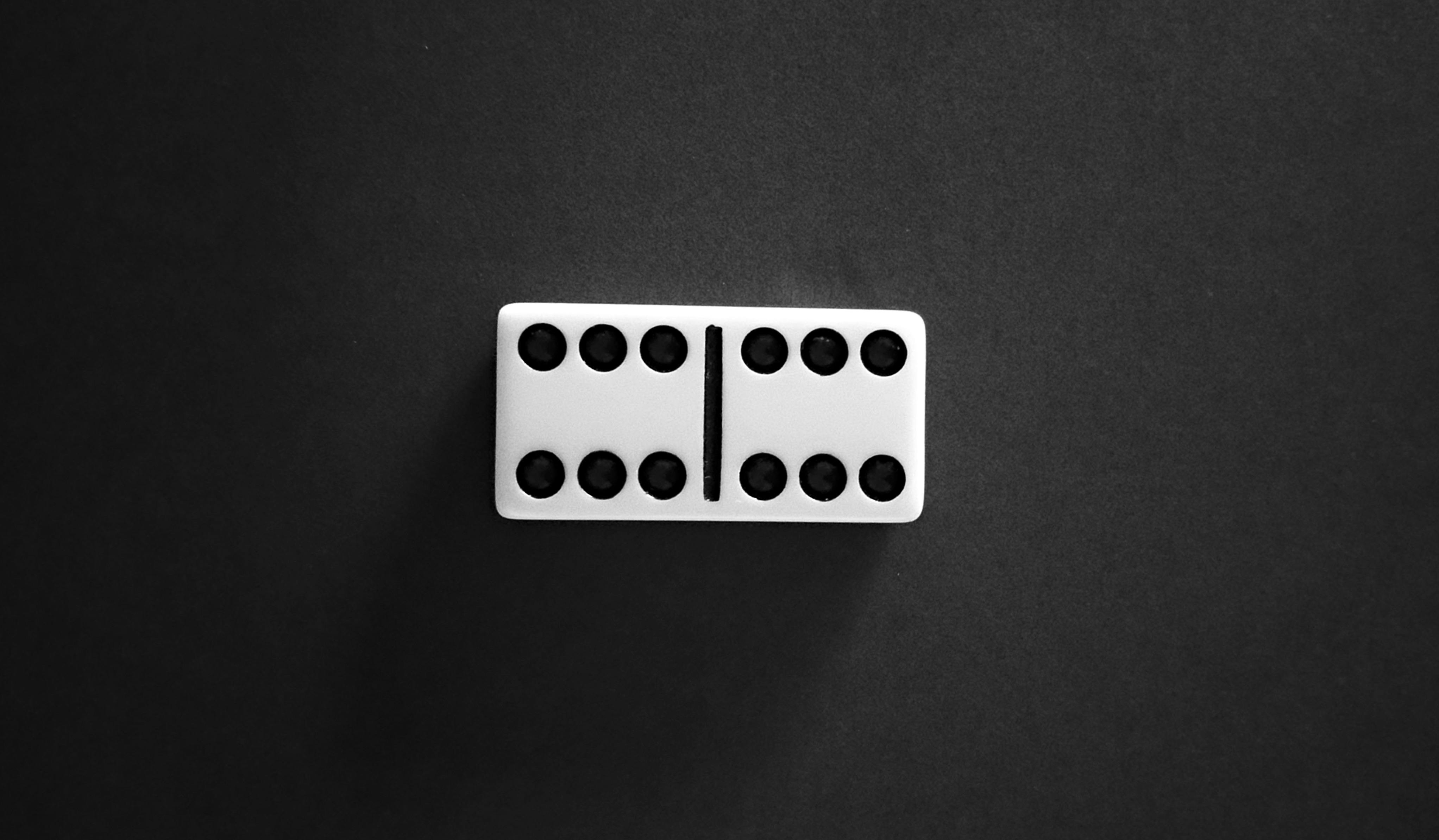 How to Play Mexican Train Dominoes